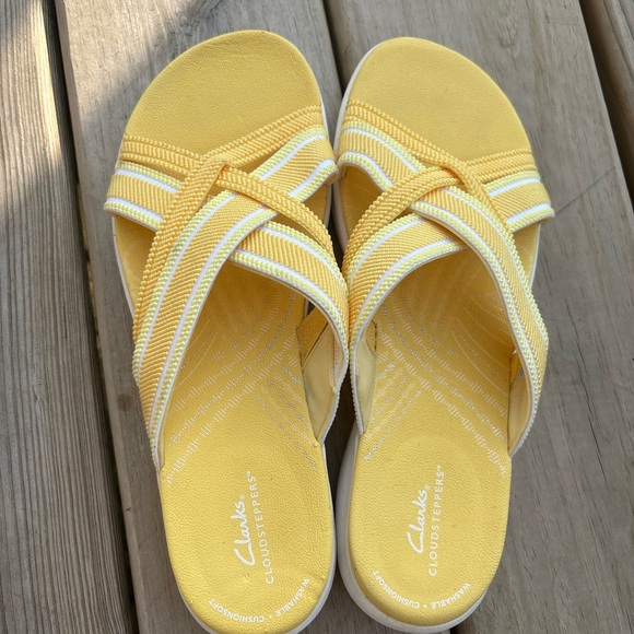 Clarks Yellow Sandals with Crisscross Design - Picture 1 of 5